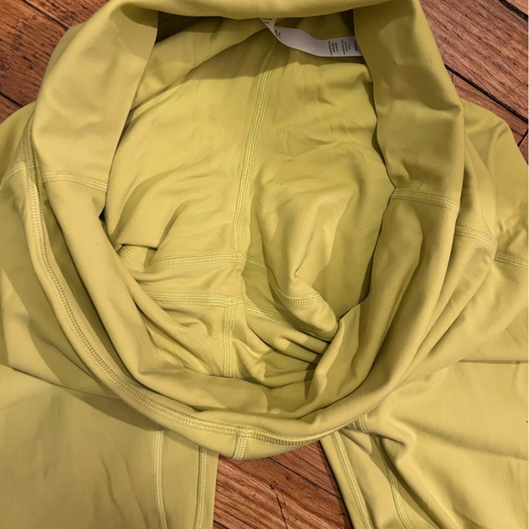 LULULEMON ALIGN™ HIGH-RISE PANT 25"
Yellow Serpentine size 12 - Picture 3 of 4